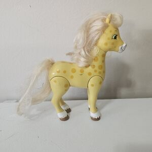 Bandai Strawberry Shortcake Strawberryland Fillies Honey Pie Pony Horse Figure